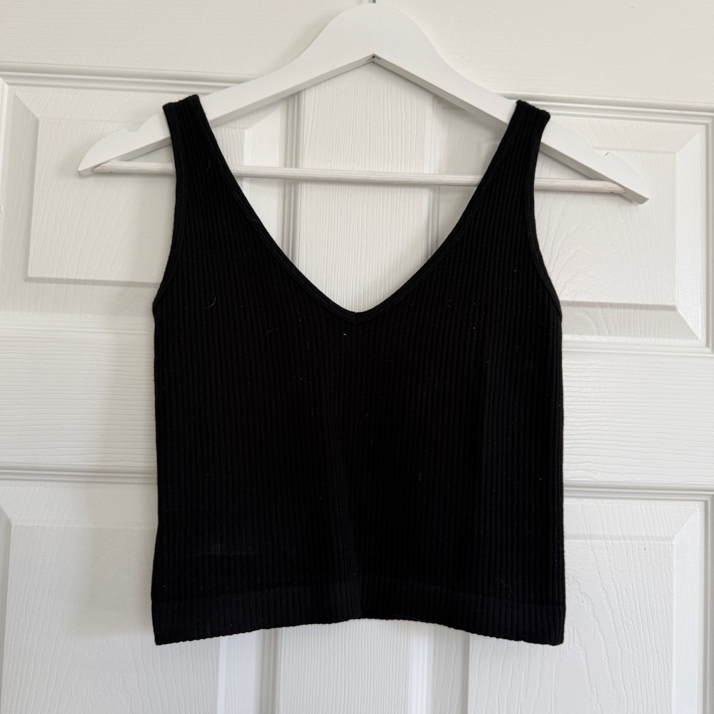 Black Ribbed V-Neck Crop Tank Top